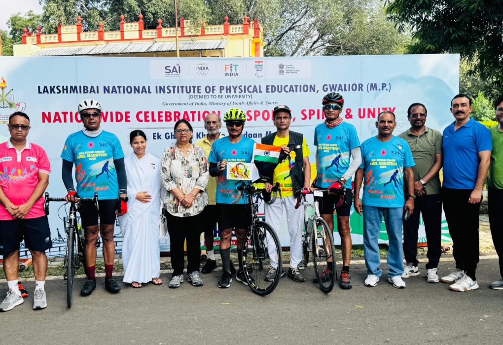 ब्रह्माकुमारीज एवं पीईएफआई द्वारा प्रयागराज से ग्वालियर पहुंची साइकिल रैली दिल्ली के लिए रवाना